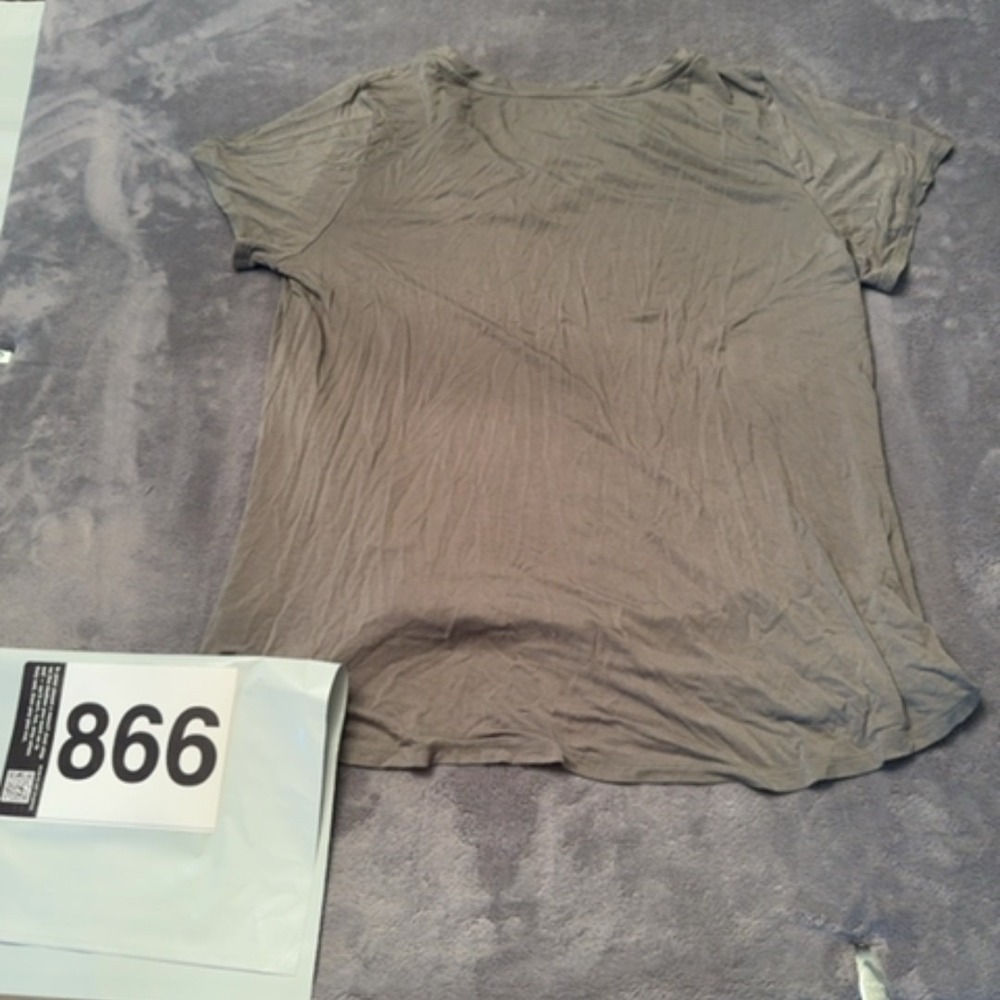 247 by Maurices T-Shirt Women XL Gray Criss Cross Front Casual Everyday Top - Picture 2 of 3
